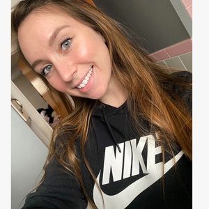 Meet your Posher, Claudia